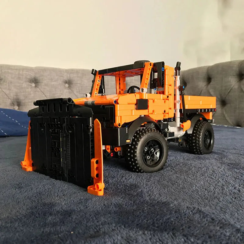 Truck Model Unimog U1400 Snowplow