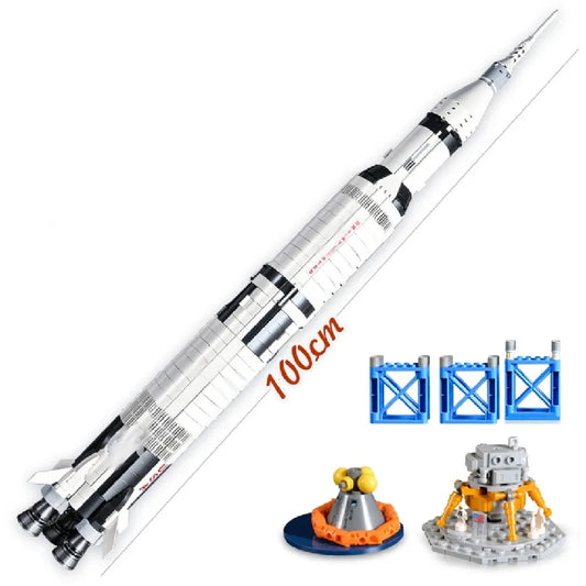 The Apollo Saturn V | 39in/100cm